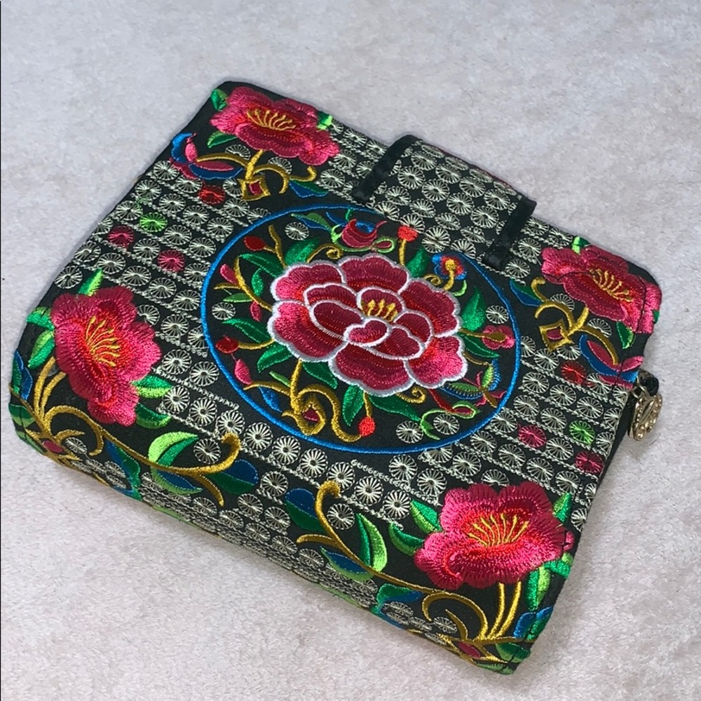 Purse - Picture 2 of 3